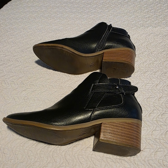 A New Day Faux Leather Booties Side Buckle, Zipper, Size 8 Black Ankle Boots - Picture 6 of 9